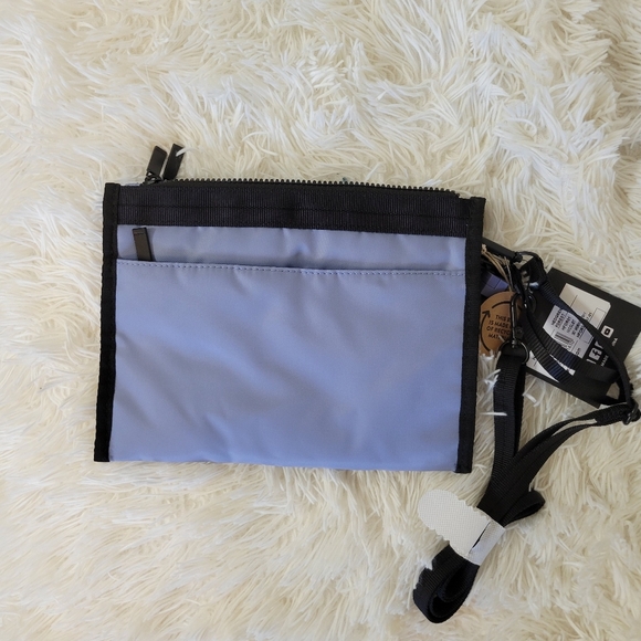 Hedgren Nicolet Morning Sky - Sustainably Made Crossbody - Picture 2 of 5